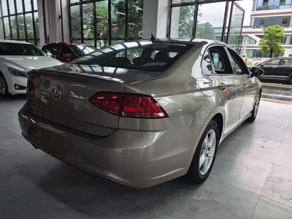 Volkswagen Lamando 2017 230TSI DSG Trend Edition фото 7