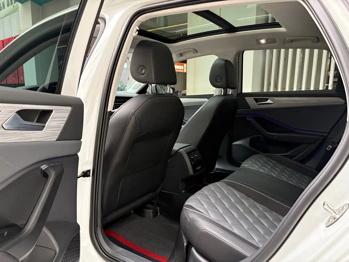 Volkswagen Sagitar 2025 Facelift 300TSI DSG Excellence Edition фото 5