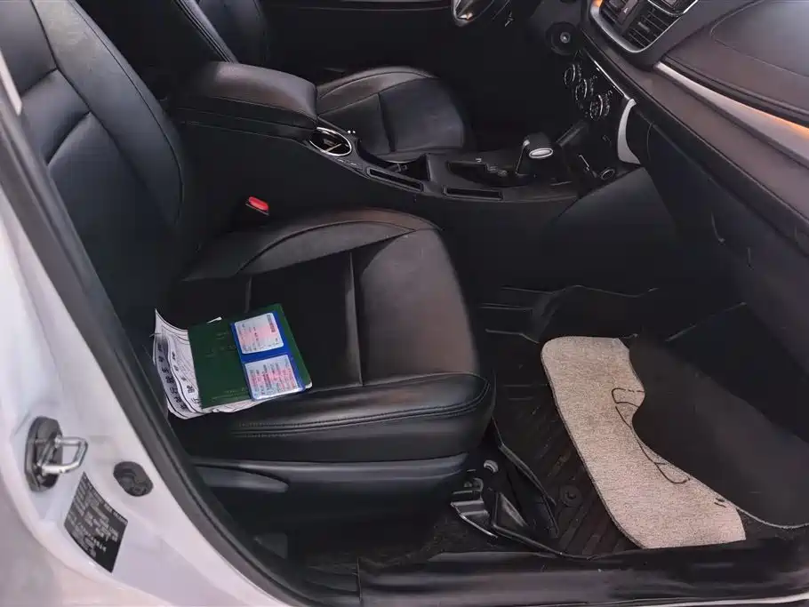 Toyota YARiS L Zhi Xiang 2022 1.5L CVT Leading PLUS Edition фото 8