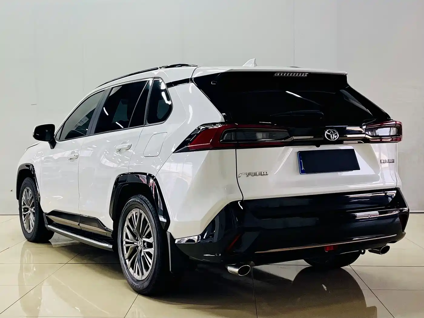 Toyota Wildlander 2025 2024 2.0L CVT 2WD Luxury PLUS Edition