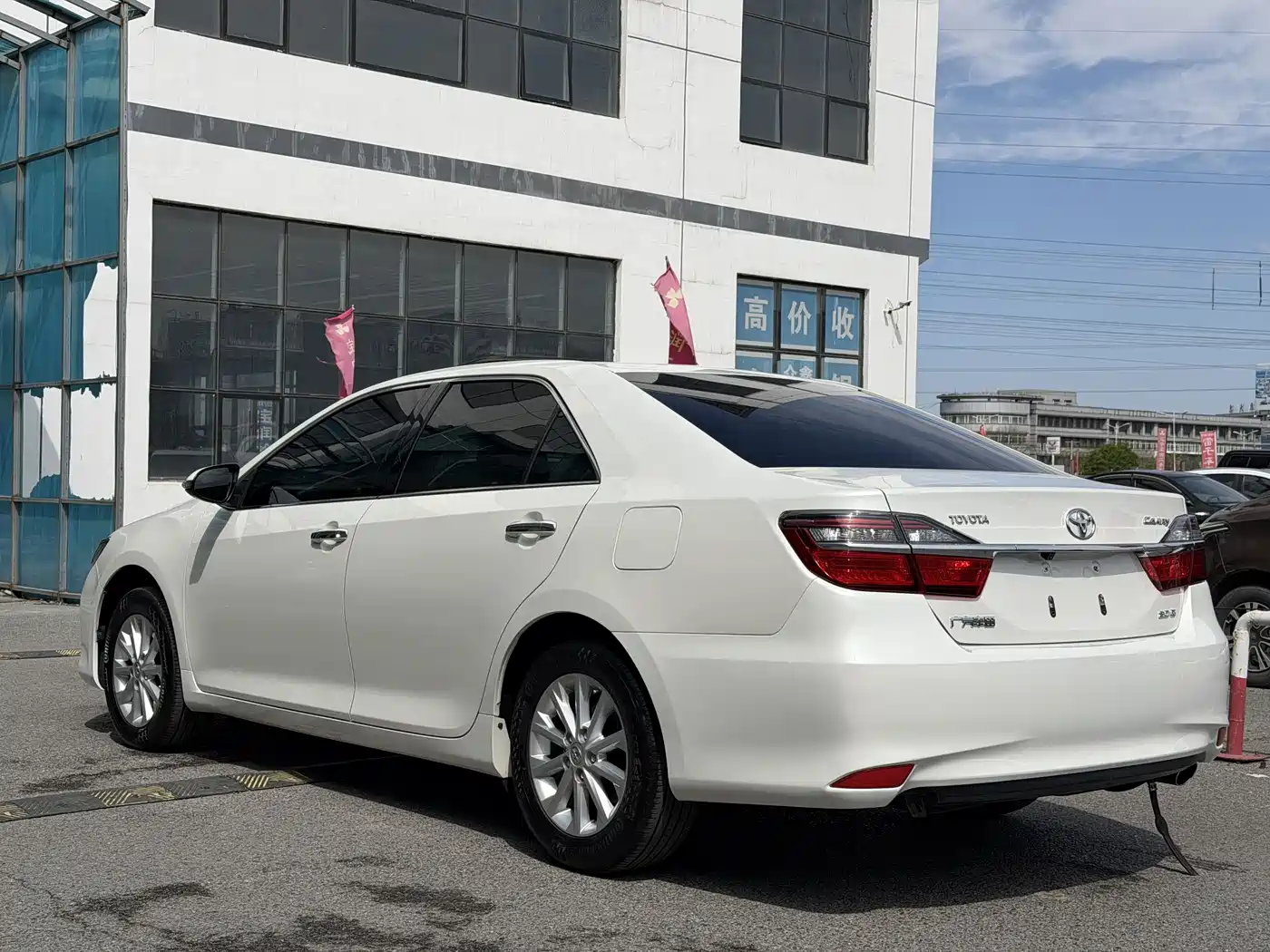 Toyota Camry 2016 2.0G 10th Anniversary Luxury Edition фото 4