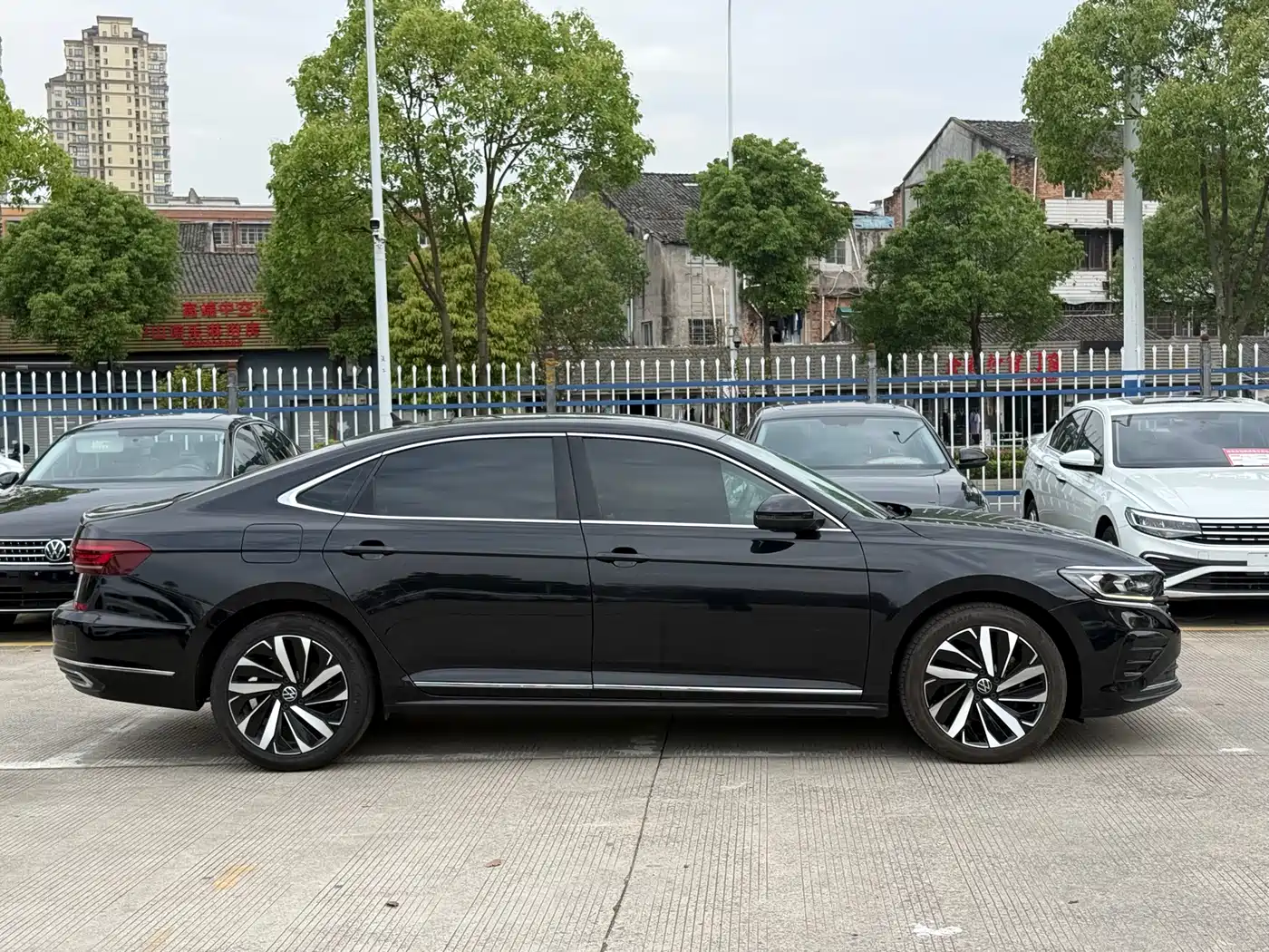 Volkswagen Passat 2022 330TSI Elite Edition фото 7