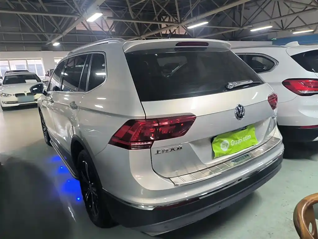 Volkswagen Tiguan L 2018 380TSI Automatic AWD Luxury Edition фото 5