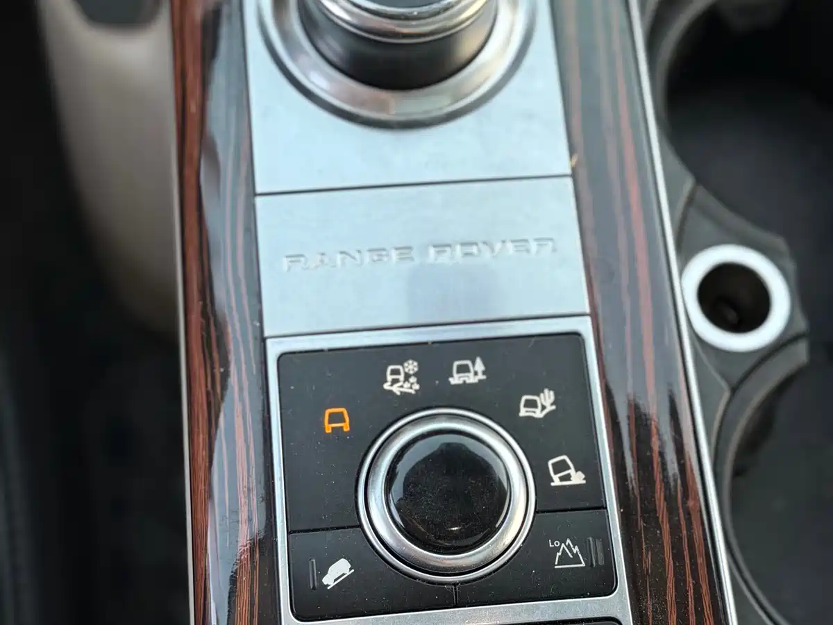 Land Rover Range Rover 2014 3.0 SC V6 Vogue фото 8