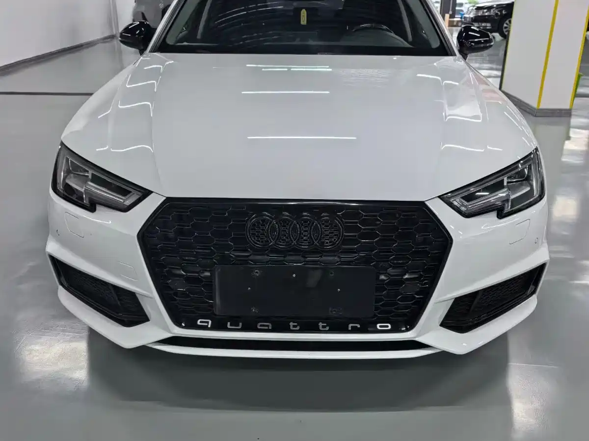 Audi A4L 2018 30th Anniversary 45 TFSI quattro Personality Sport фото 2