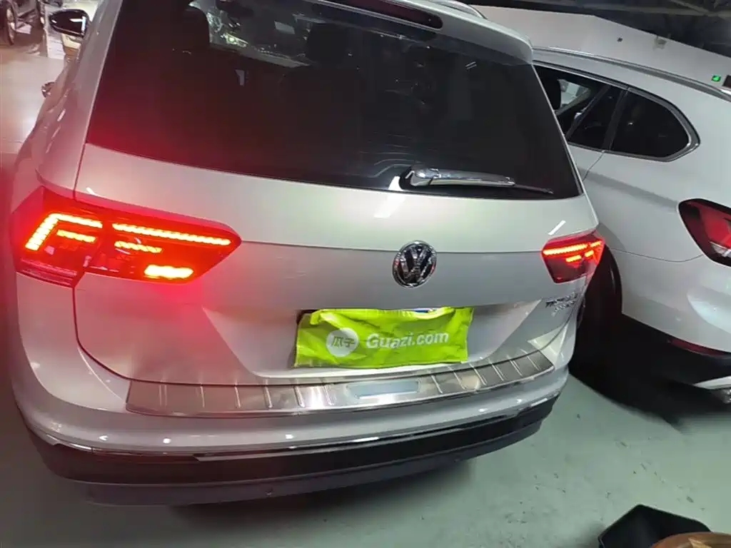 Volkswagen Tiguan L 2018 380TSI Automatic AWD Luxury Edition фото 6