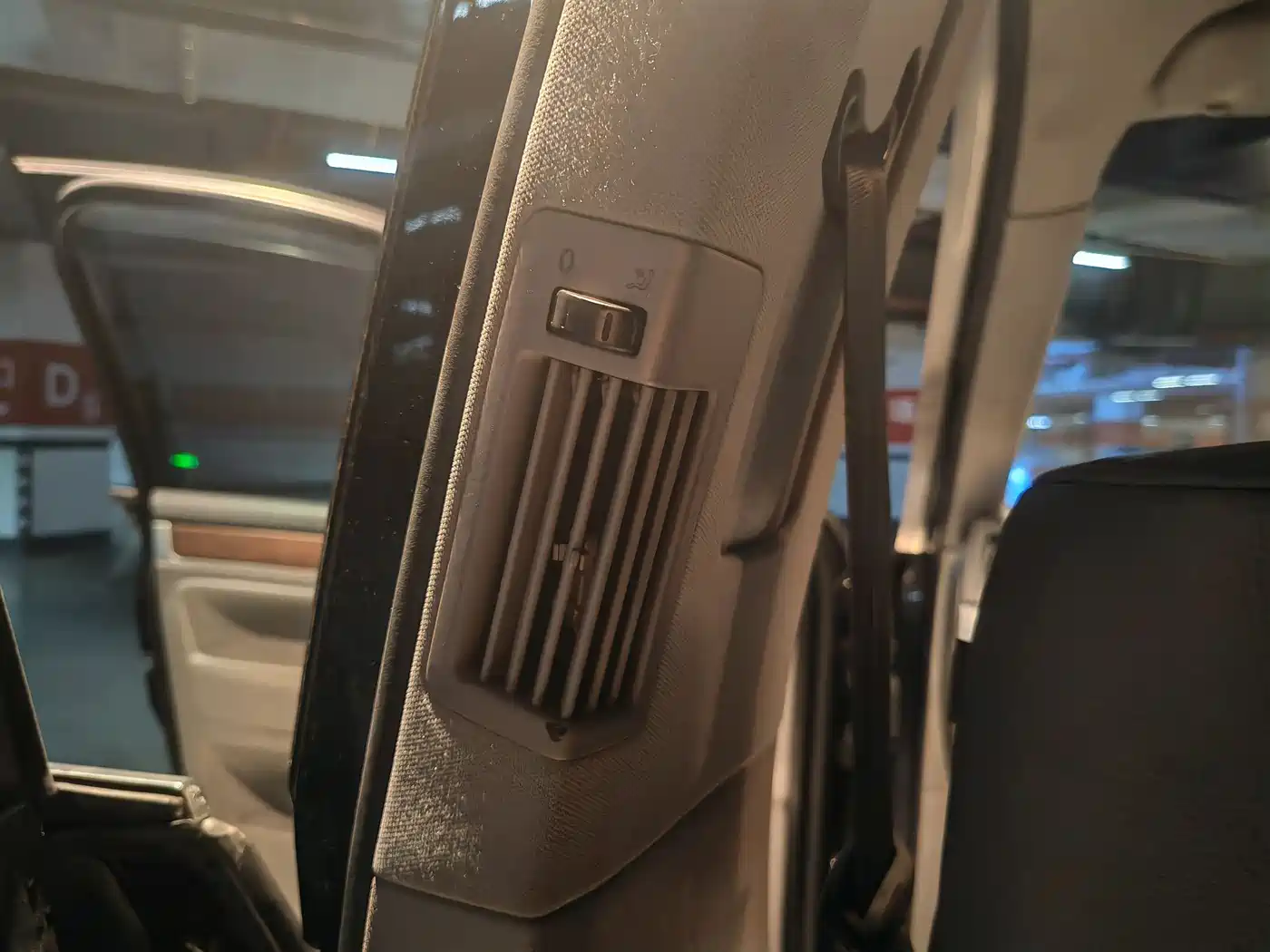 Volkswagen Touareg 2007 4.2L Premium фото 20