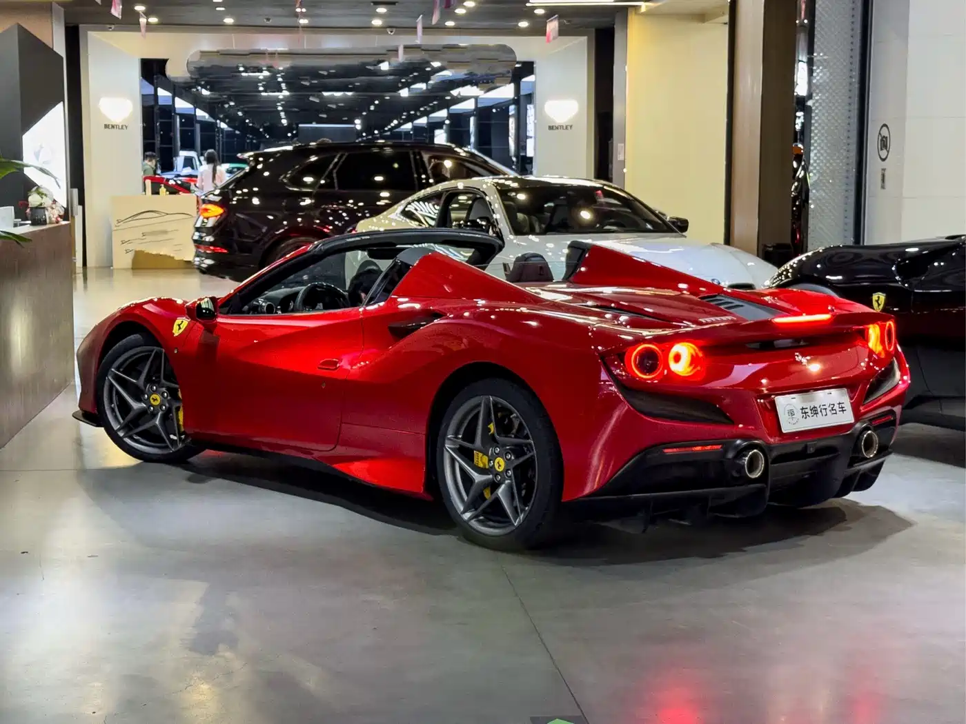 Ferrari F8 2023 2020 Spider 3.9T V8