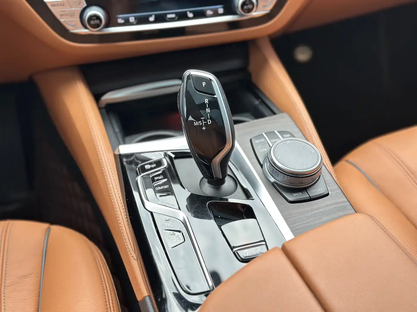 BMW 6 Series GT 2021 630i Luxury Design Package фото 12