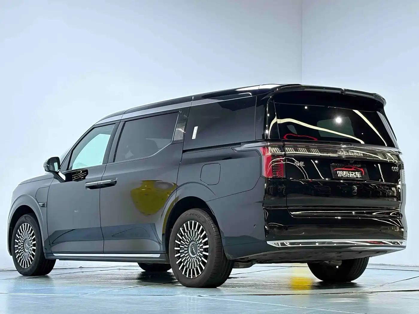 ZEEKR 009 2025 2024 7-Seat Aisle AWD Version 108kWh