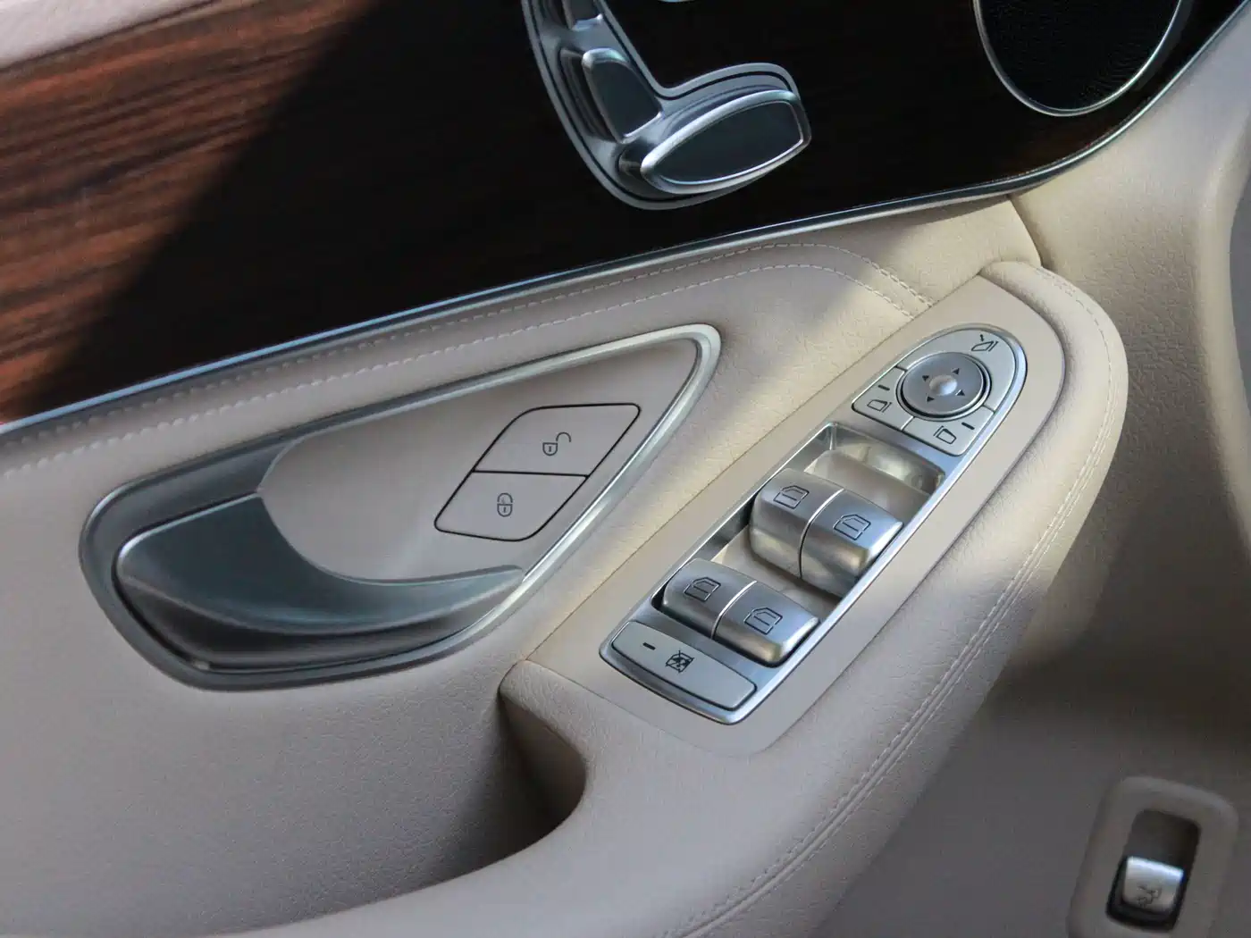 Mercedes-Benz GLC 2017 GLC 260 4MATIC Dynamic фото 7