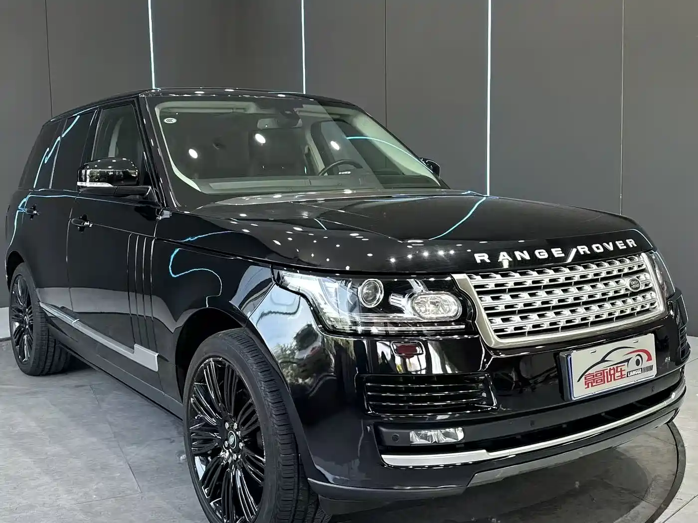 Land Rover Range Rover 2014 Facelift 3.0 SC V6 Vogue фото 3