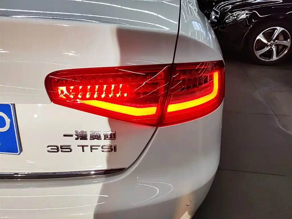 Audi A4L 2016 35 TFSI Automatic Comfort фото 8