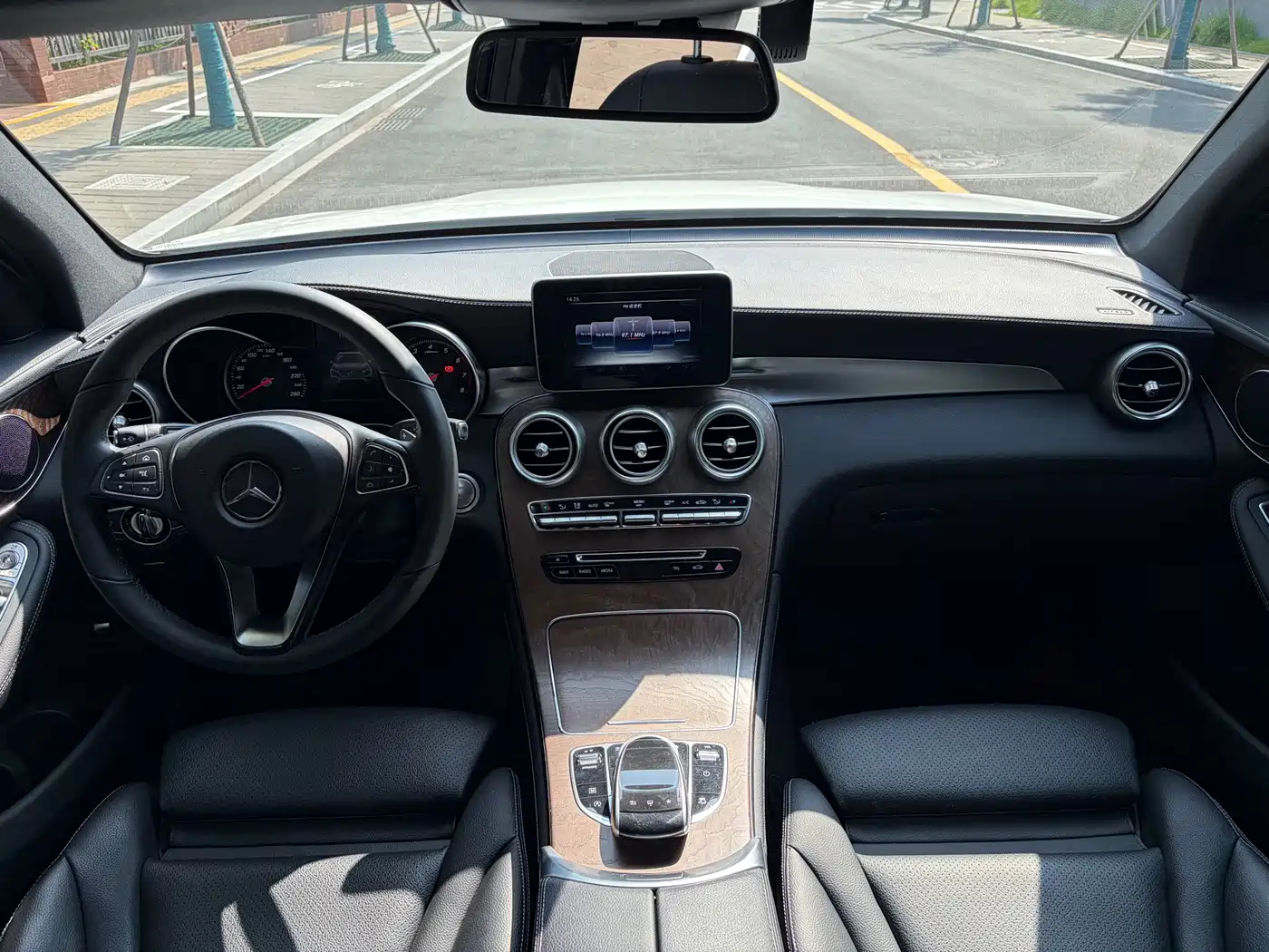 Mercedes-Benz GLC 2016 GLC 300 4MATIC Dynamic фото 10