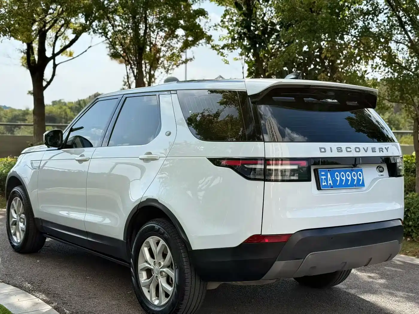 Land Rover Discovery 2018 3.0 SC V6 SE фото 7