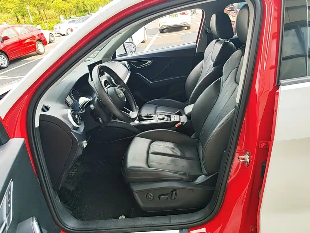 Фото 15 - Audi Q2L
