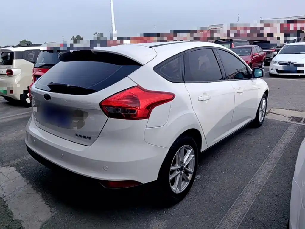 Фото 7 - Ford Focus