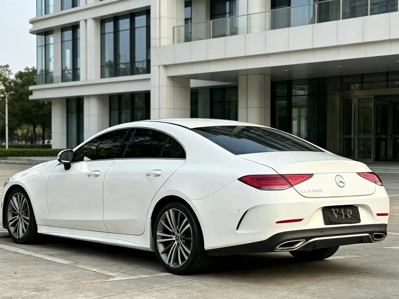 MERCEDES-BENZ CLS