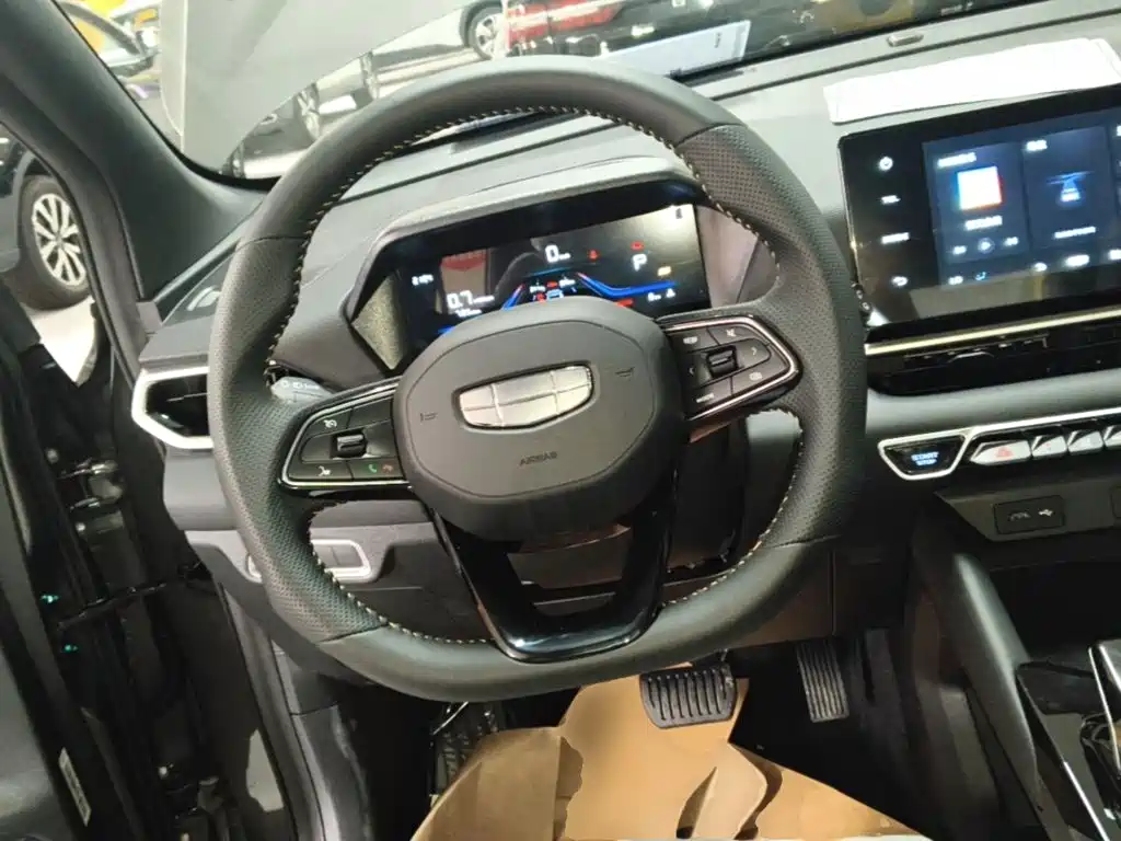 Photo 11 - Geely Coolray