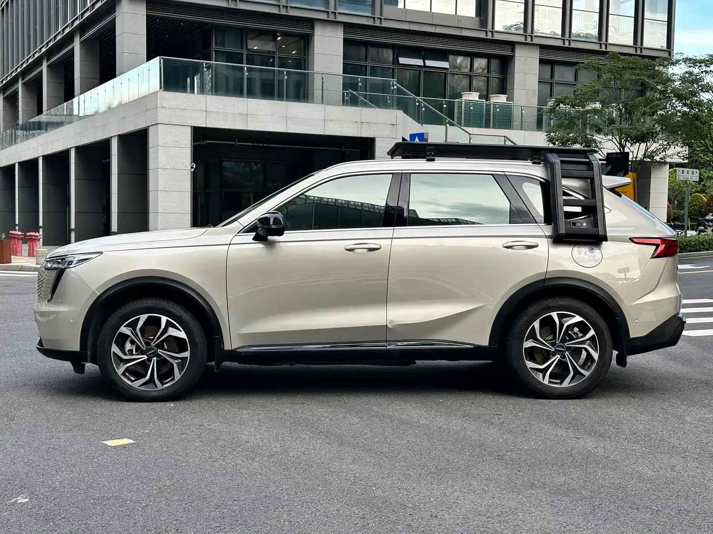 Haval Xiaolong MAX 2023 1.5L Hi4 105 4WD Smart Flagship фото 5