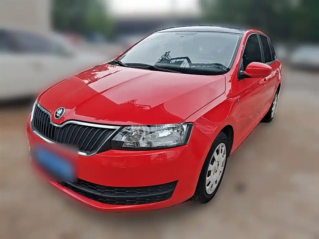 Škoda Skoda Rapid Spaceback 2016 Facelift 1.6L Manual Forward Edition фото 3