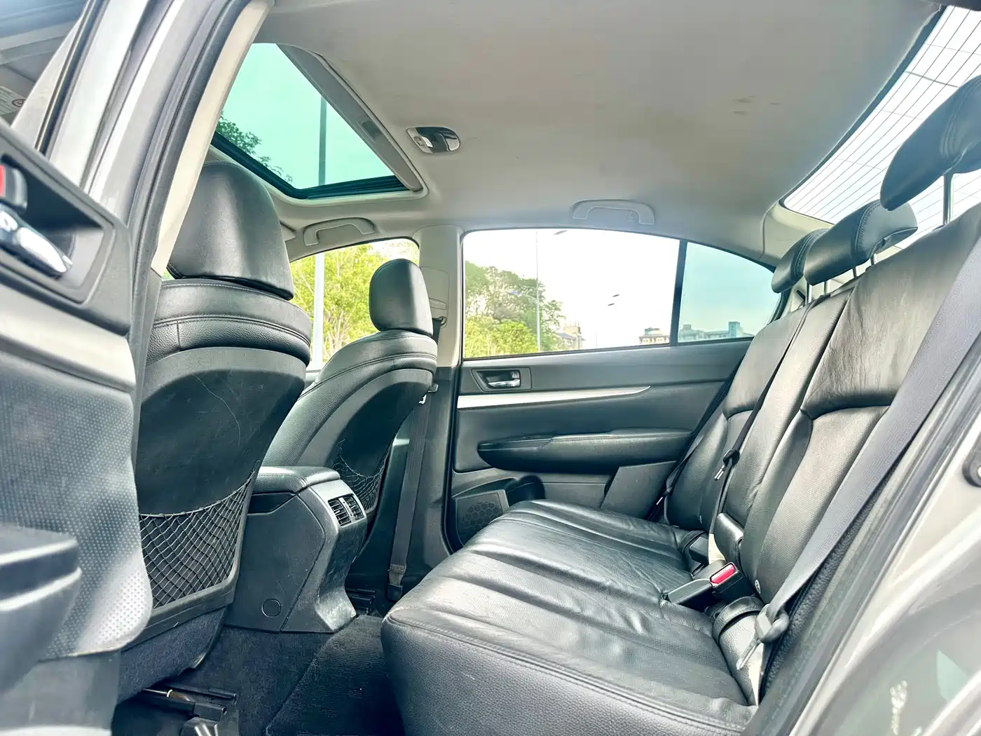 Subaru Legacy 2010 2010 Model 2.0i Luxury