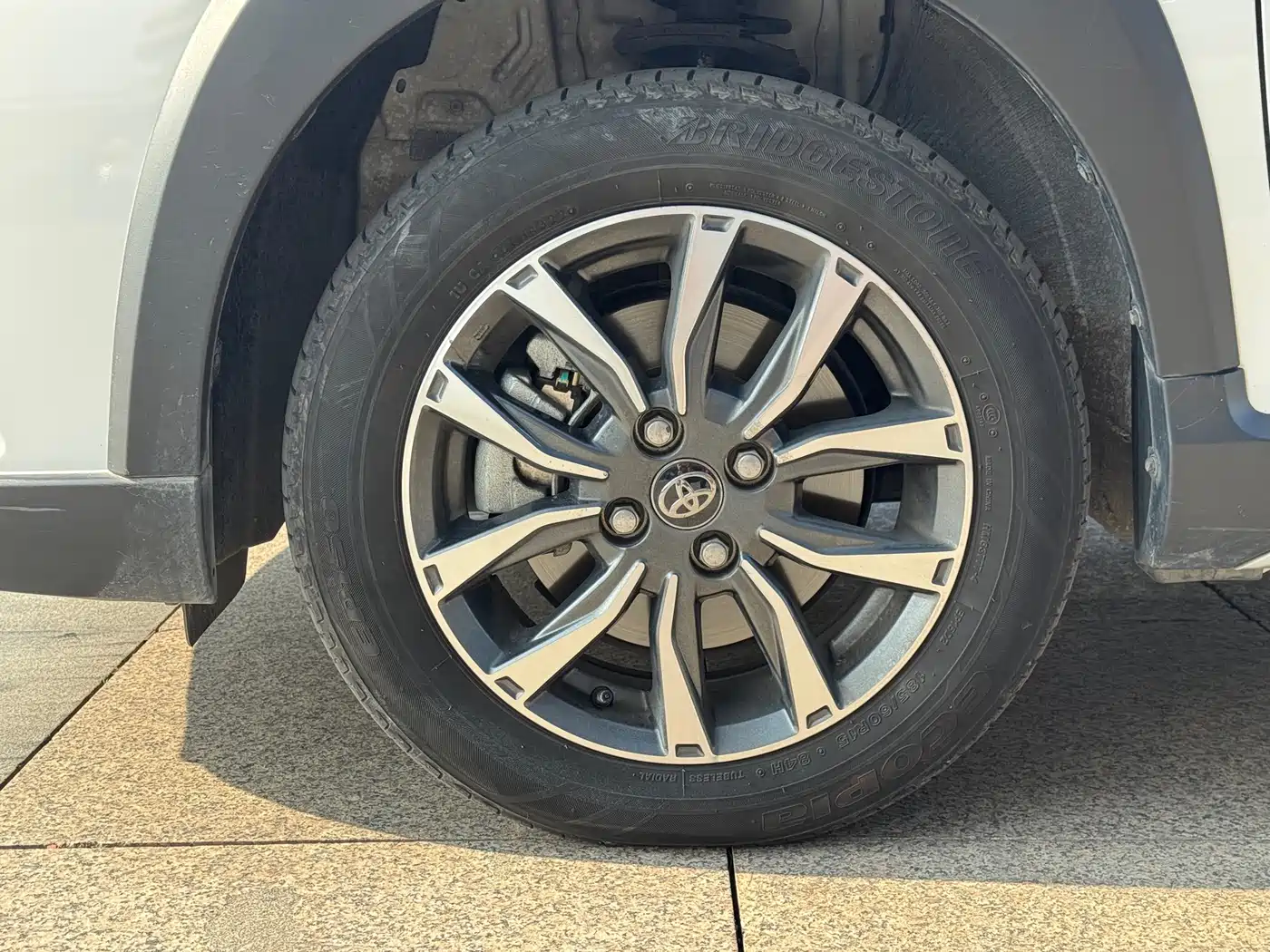 TOYOTA YARIS L ZHIXUAN