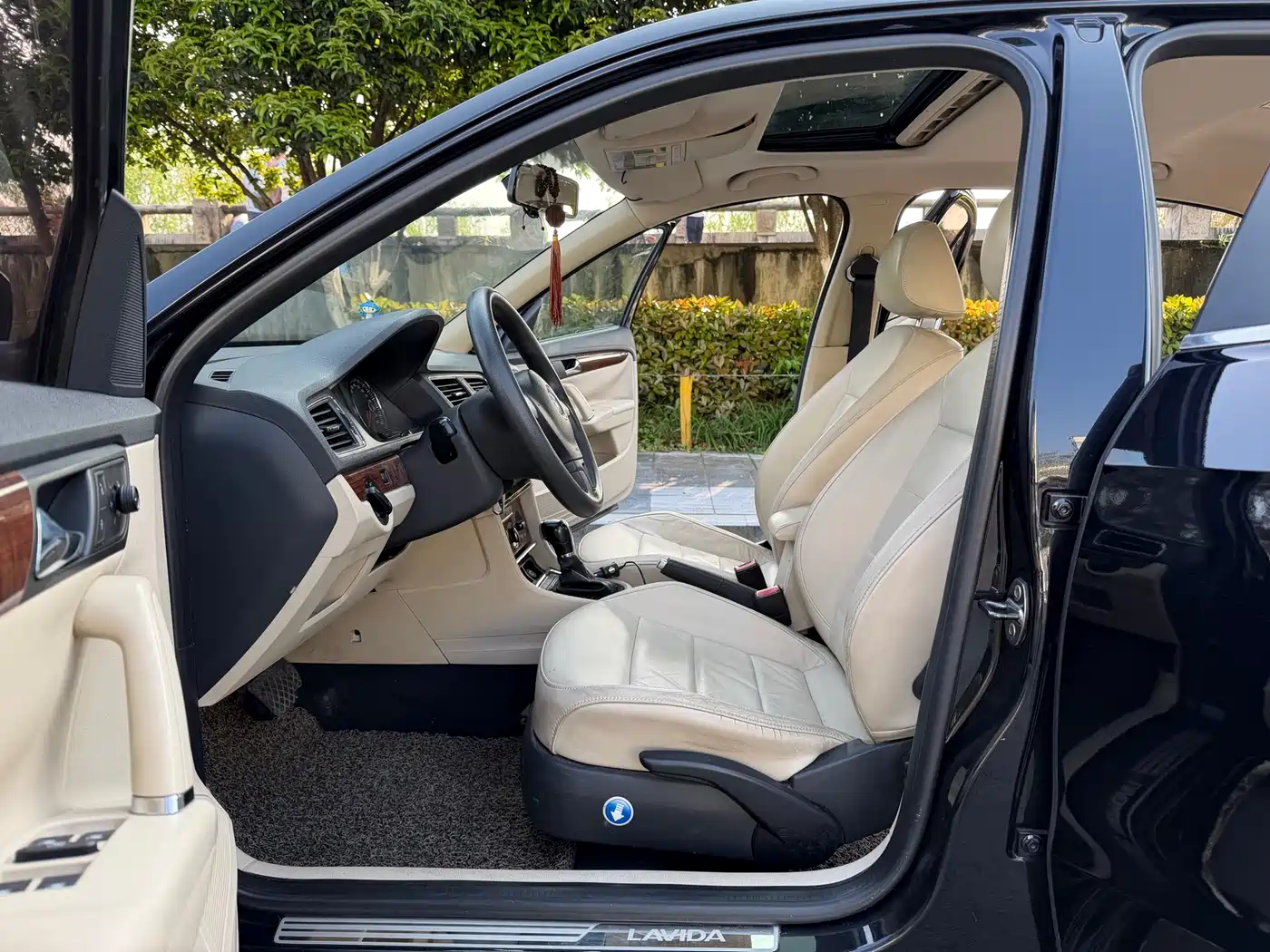 Volkswagen Lavida 2013 Model 1.4TSI DSG Luxury фото 8