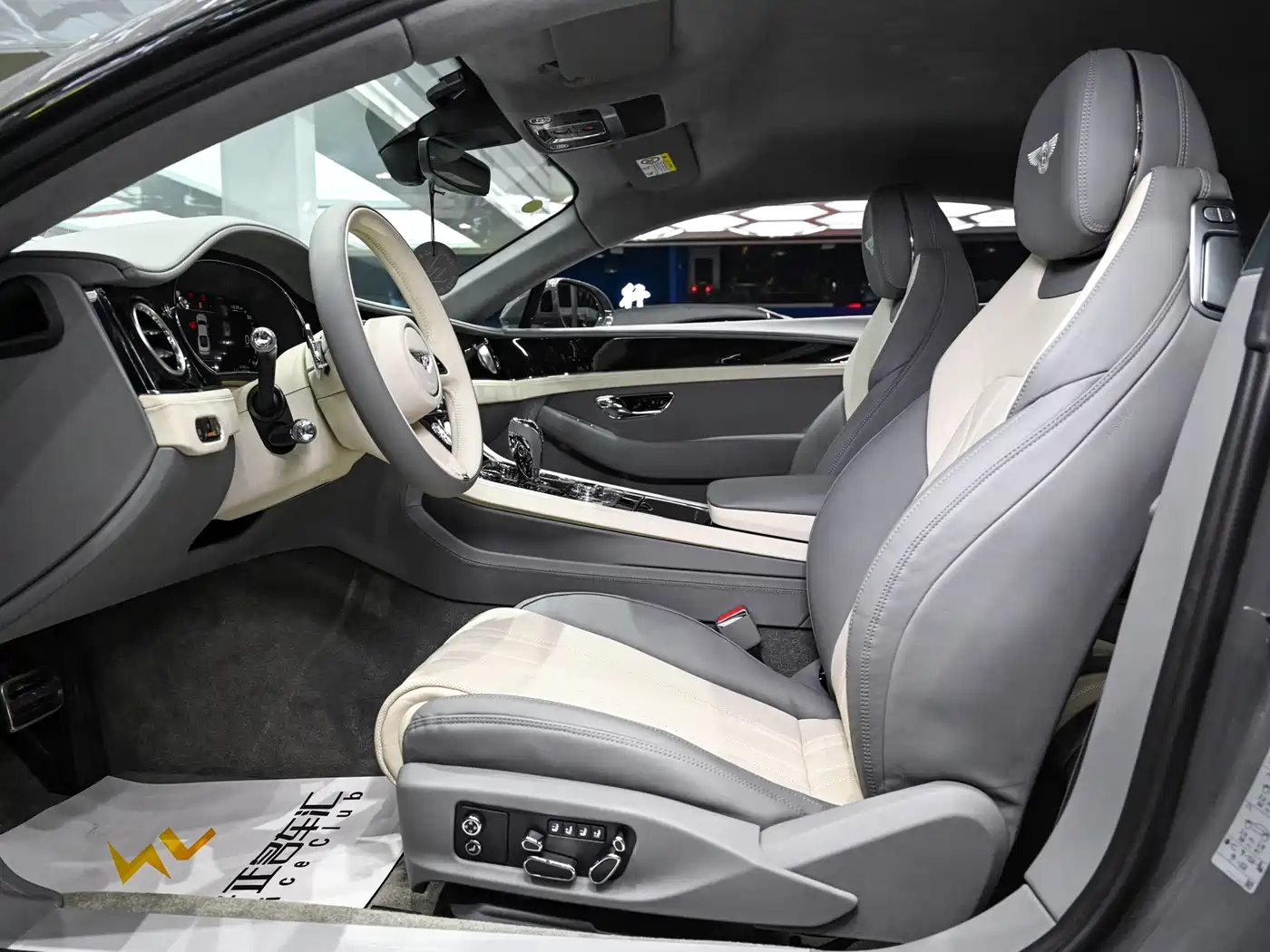 BENTLEY CONTINENTAL PLUG IN HYBRID