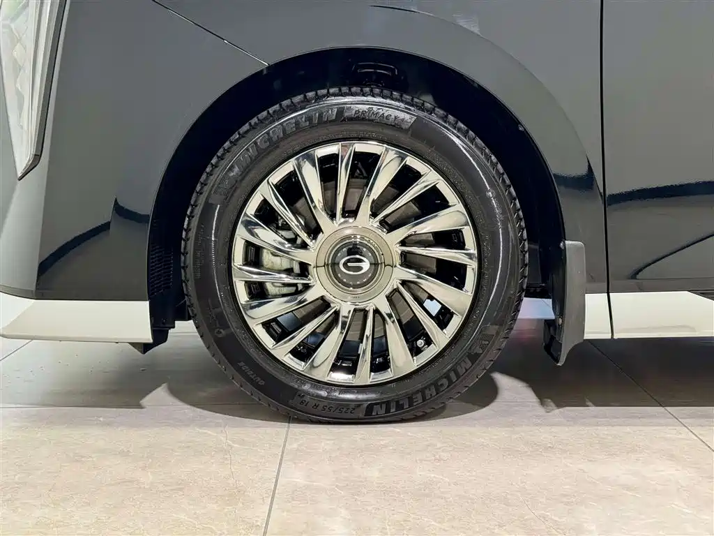 GAC TRUMPCHI TRUMPCHI M8