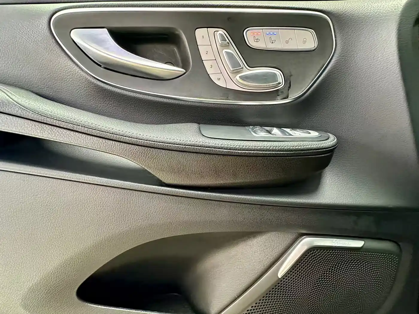 Mercedes-Benz V-Class 2022 V 260 Prestige Edition фото 12