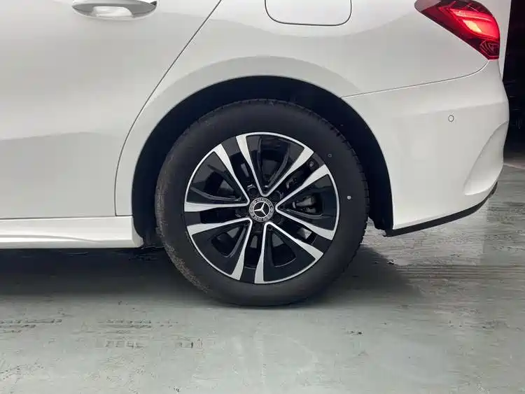 Mercedes-Benz A-Class 2023 A 200 L Dynamic фото 4