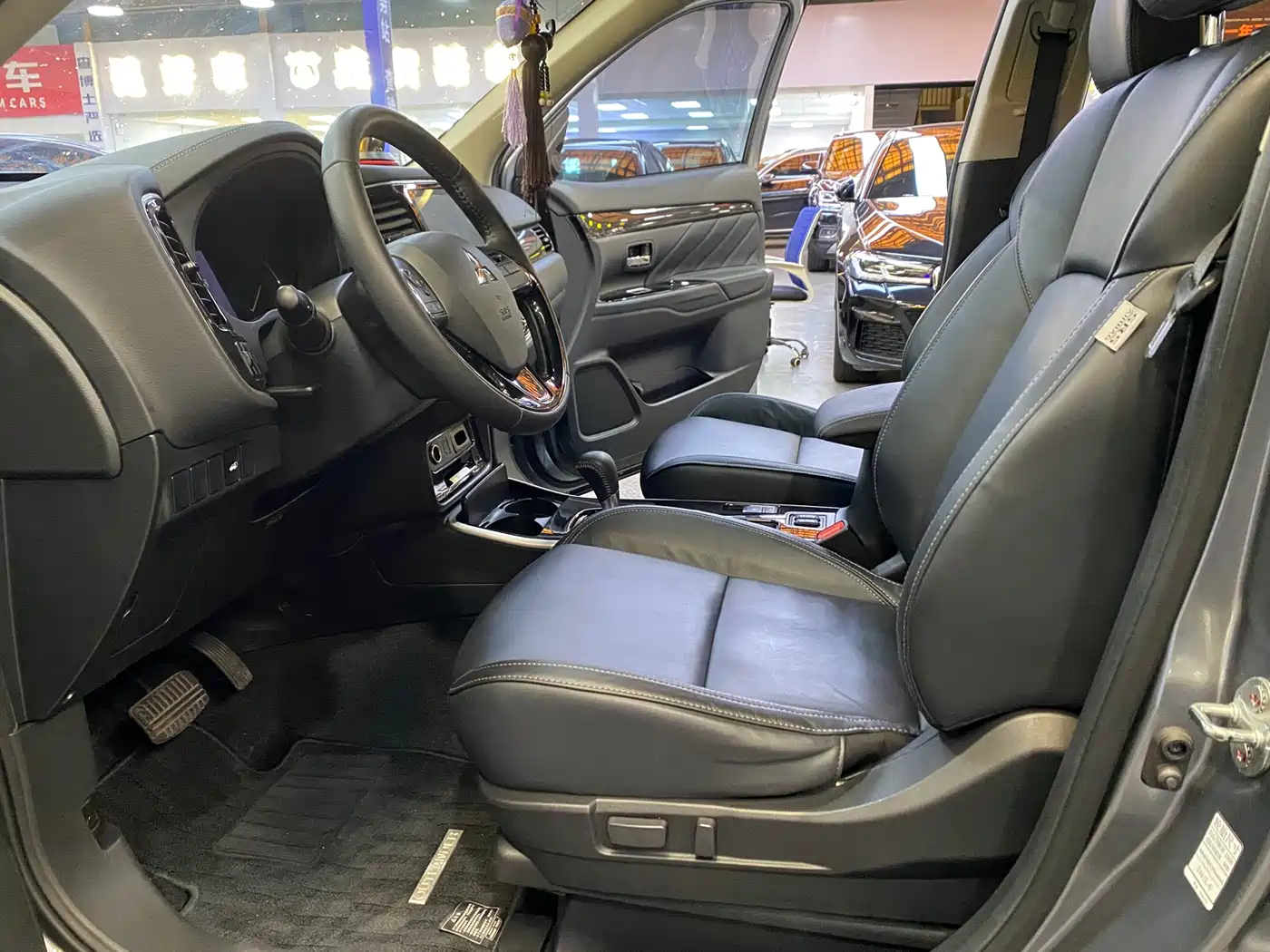 Mitsubishi Outlander 2019 2.0L 2WD Enjoy 7-Seater China VI фото 10