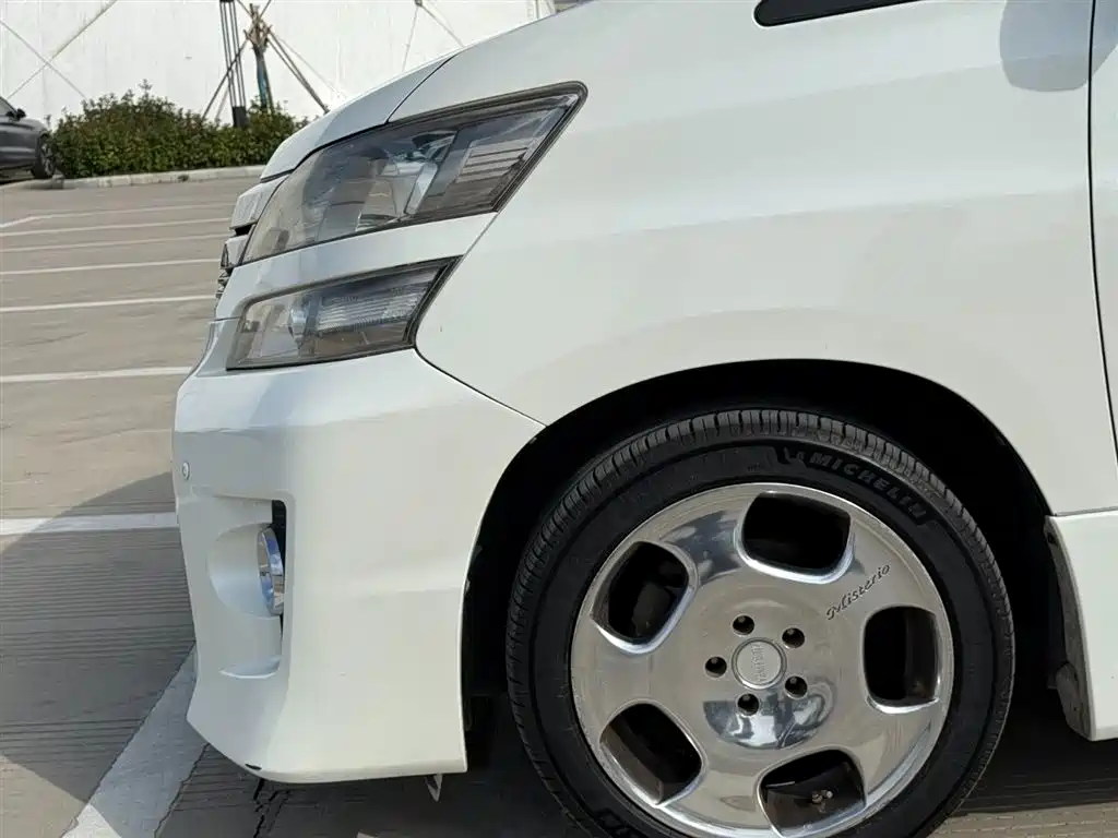 Toyota Alphard 2012 3.5L Premium Edition фото 24
