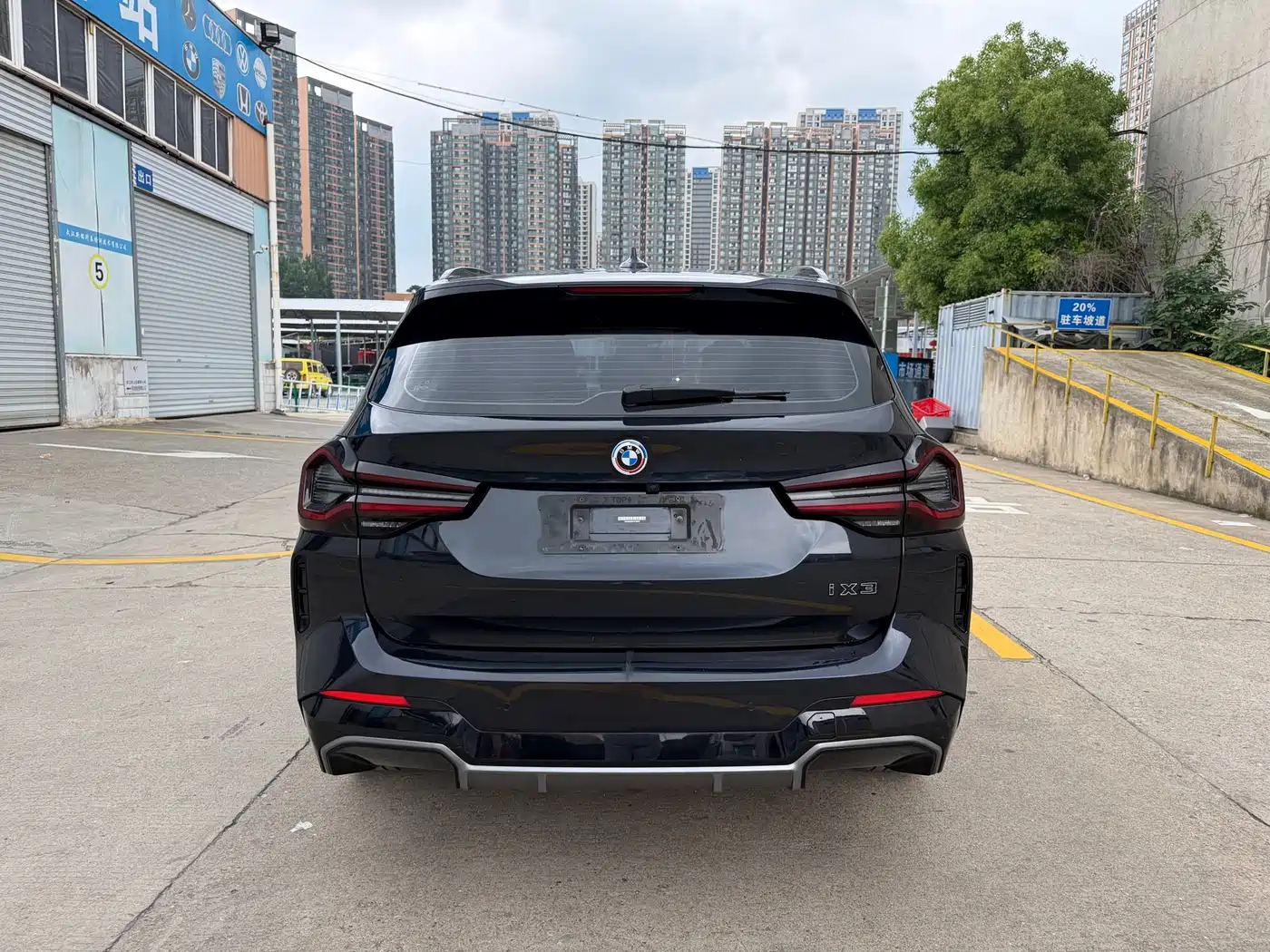 BMW iX3 2023 Leading Type фото 14