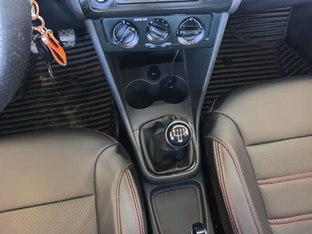 Volkswagen Polo 2016 1.4L Manual Trend фото 14