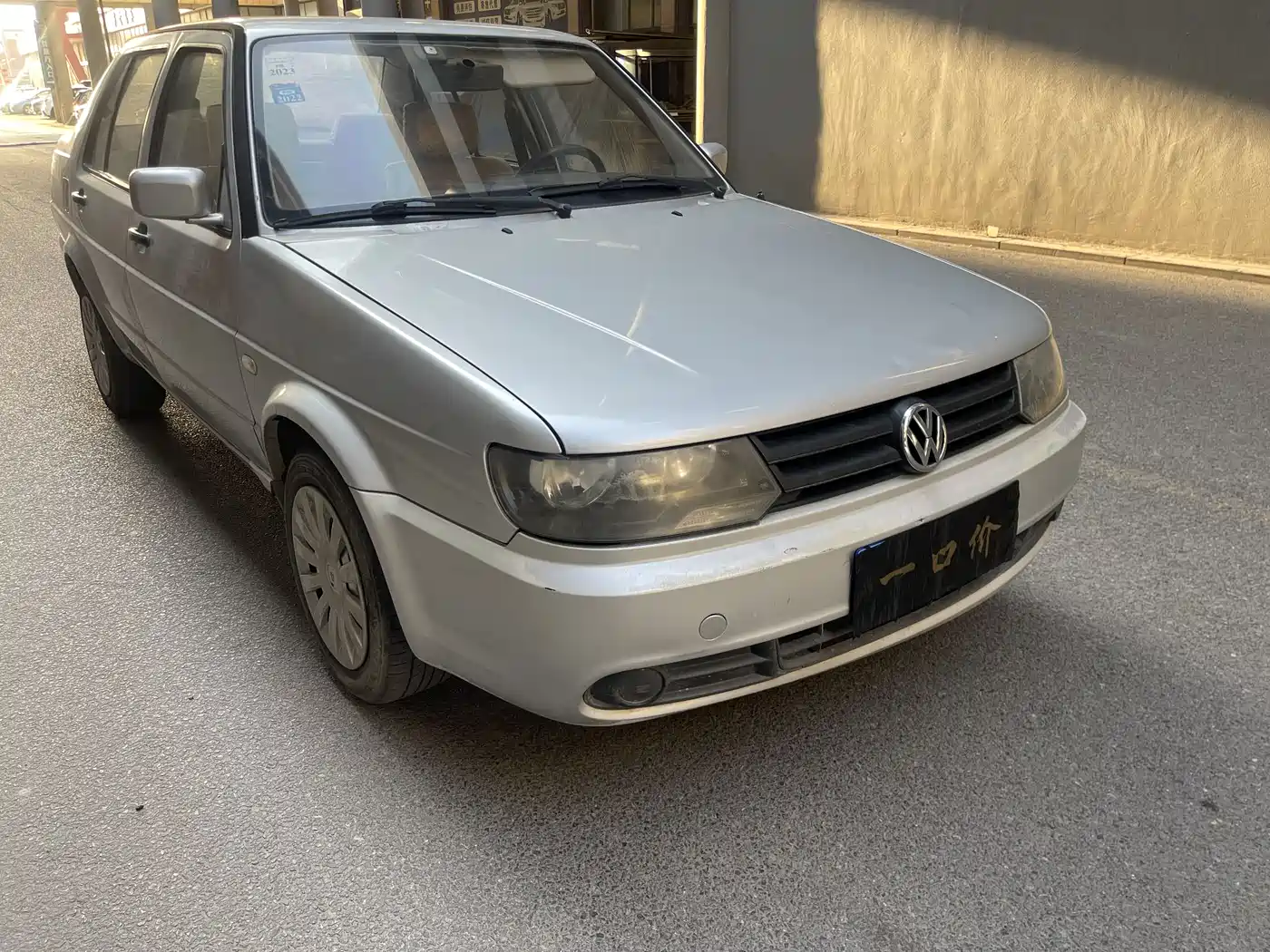 Volkswagen Jetta 2010 1.6L Partner фото 3