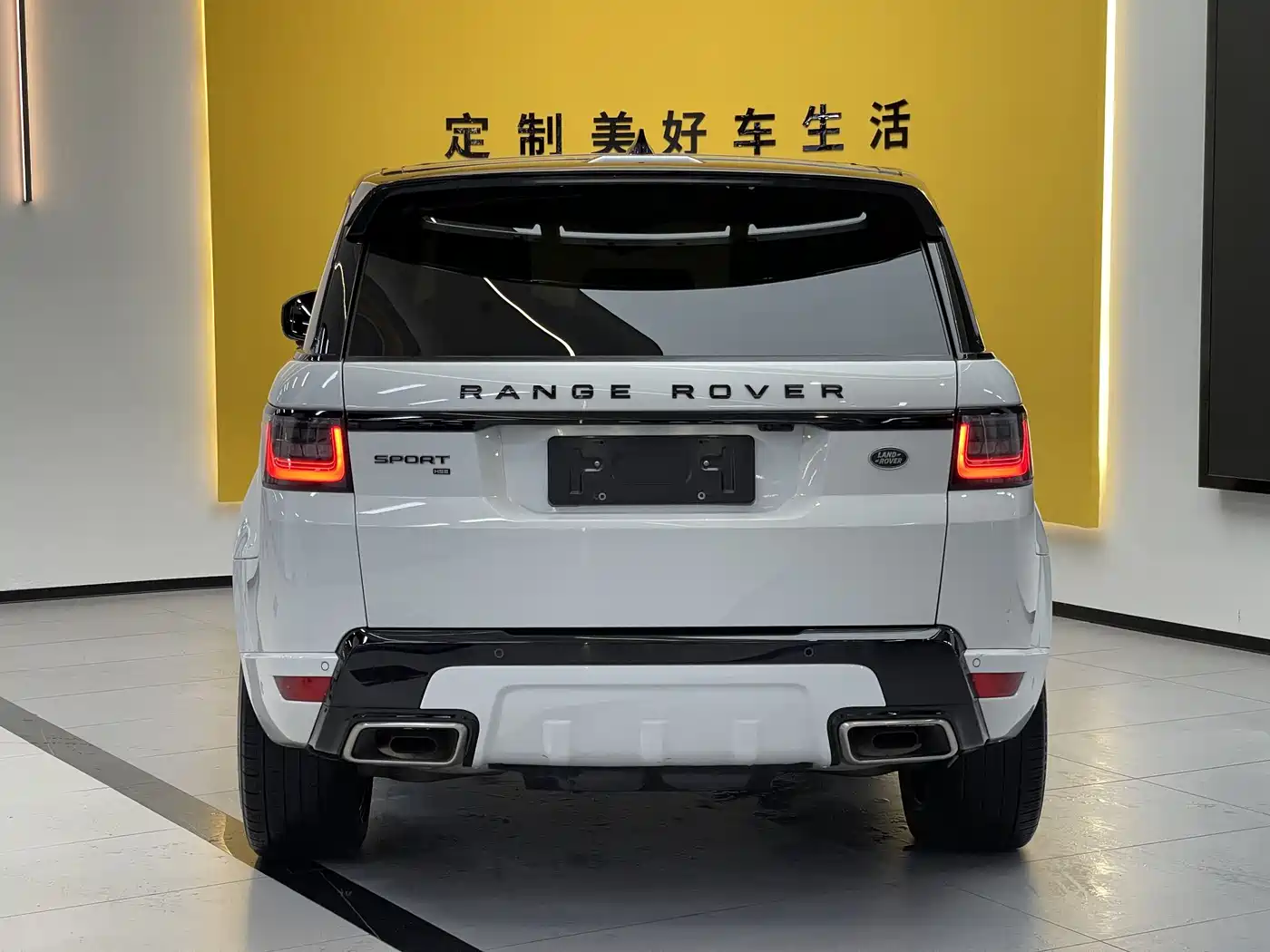 Land Rover Range Rover Sport 2022 3.0 L6 Gloss Black Edition фото 6