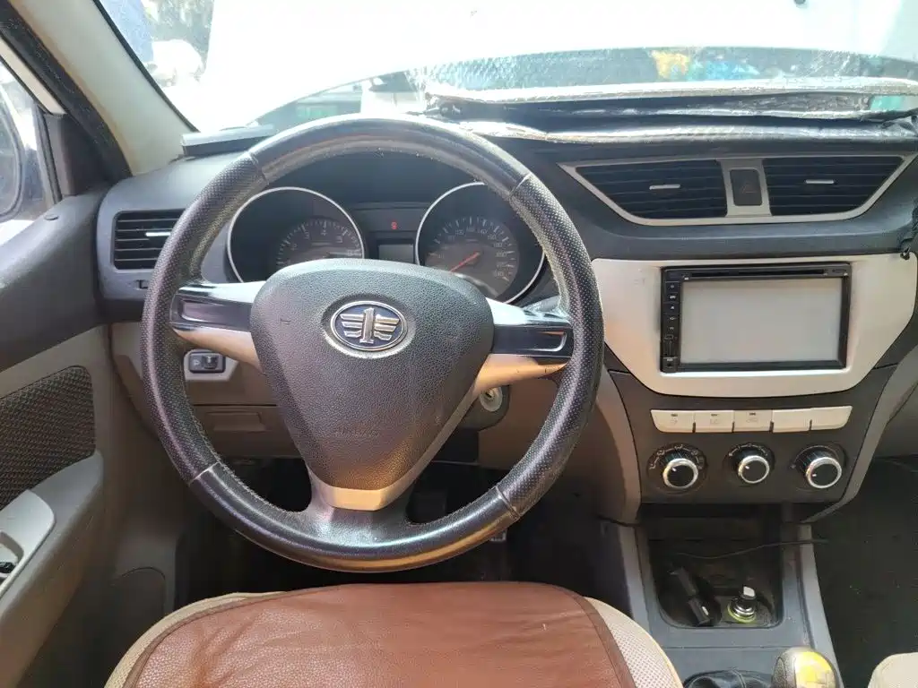FAW Senya S80 2014 2014 1.5L Manual 7-seater Sport Urban B Edition