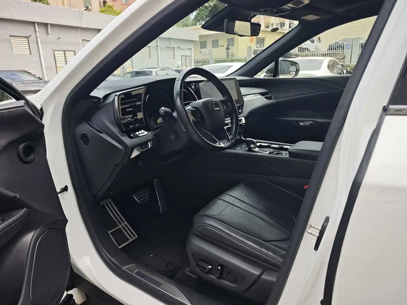 Фото 9 - Lexus RX