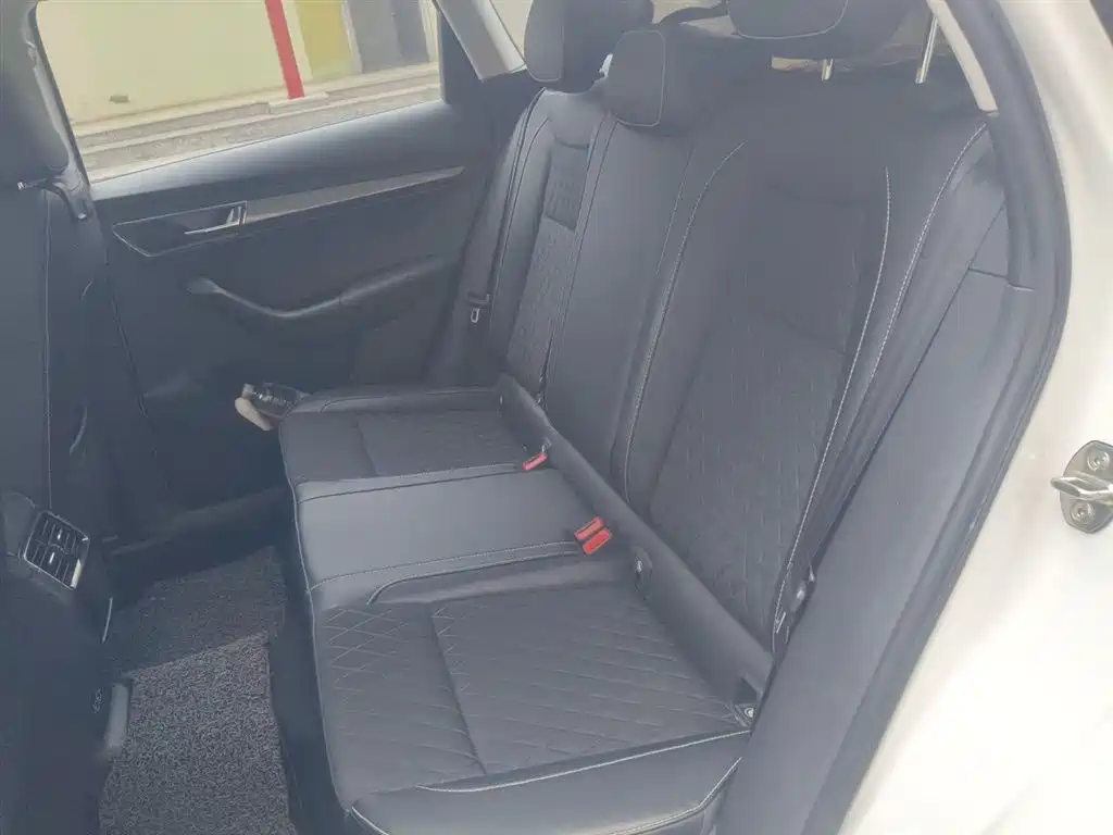 Škoda Karoq 2018 TSI280 Luxury Edition China V фото 15