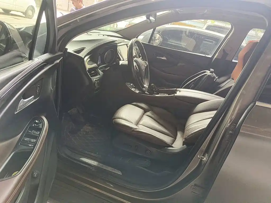 Фото 8 - Buick Envision Plus