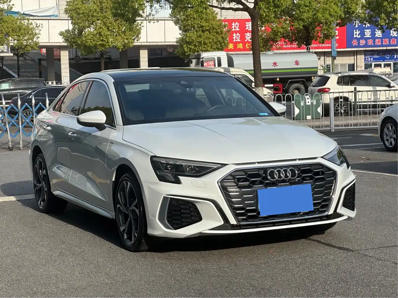 Audi A3 2023 Facelift A3L Limousine 35 TFSI Luxury Sport фото 3