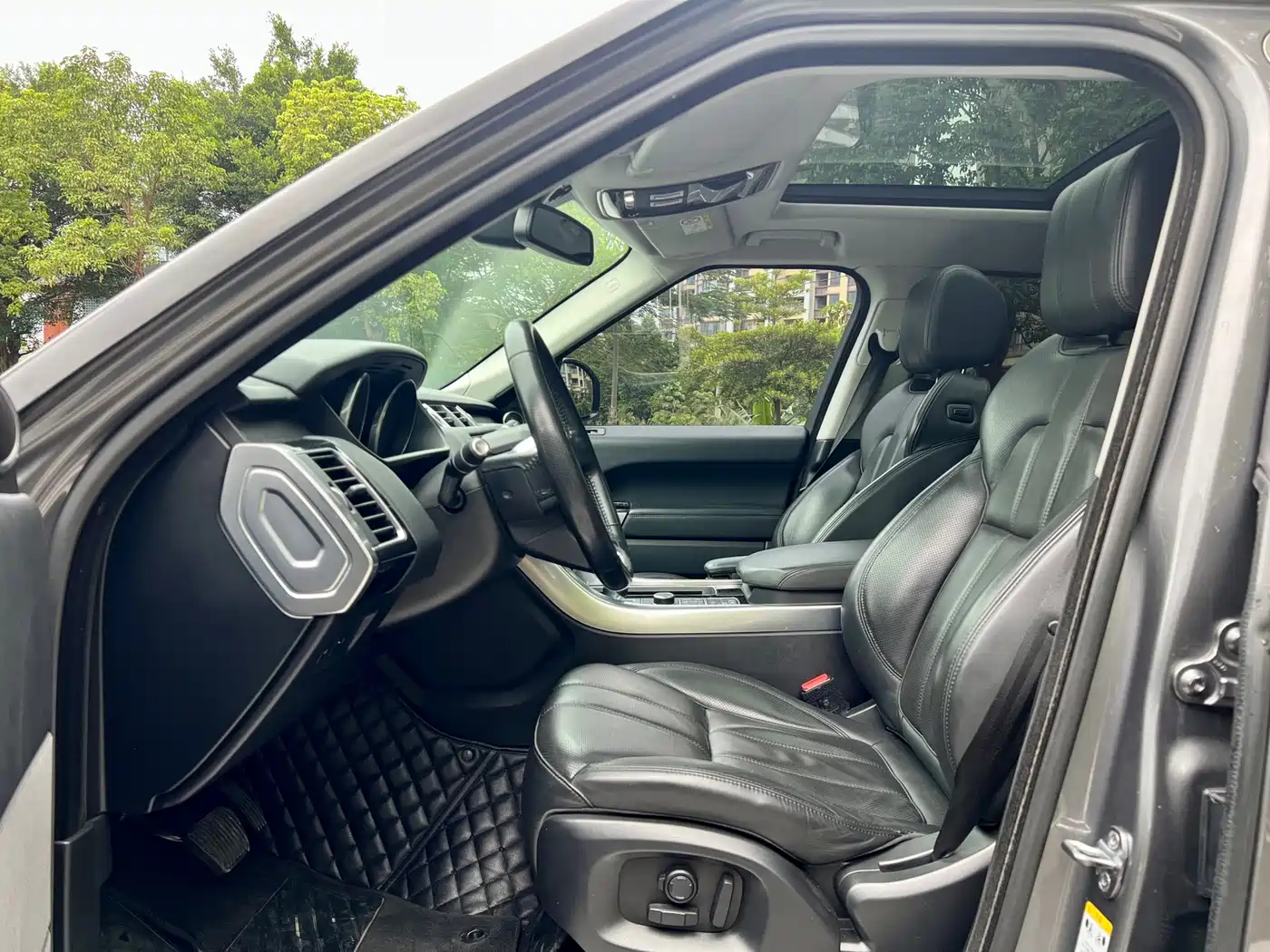 Land Rover Range Rover Sport 2016 Model 3.0 SC V6 HSE фото 4