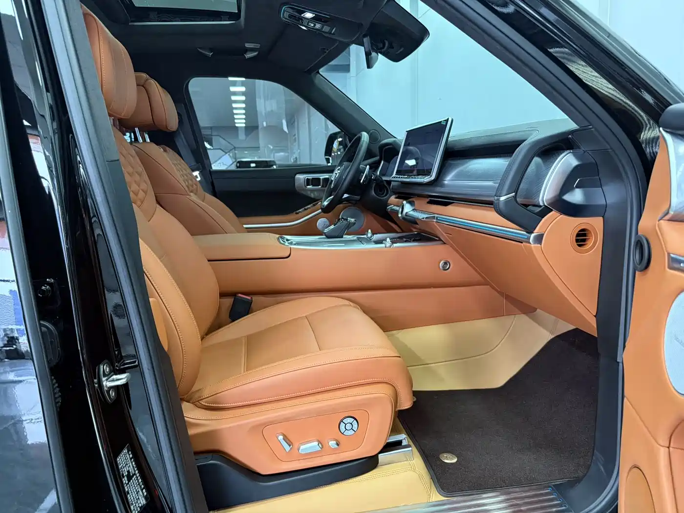 TANK TANK 700 NEW ENERGY