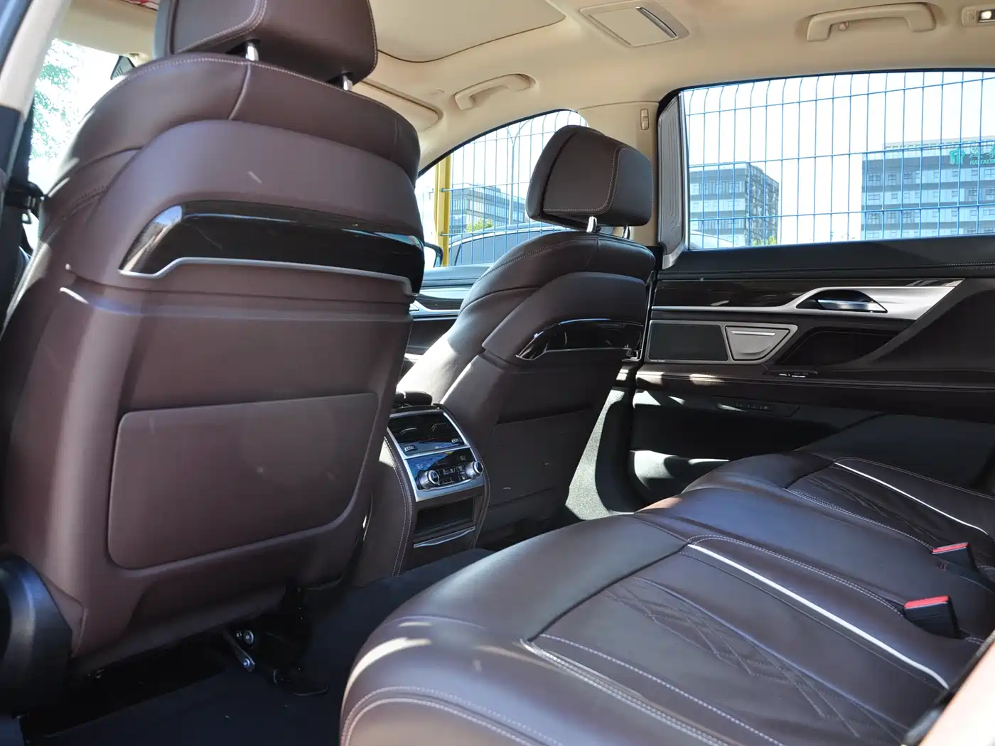 BMW 7 Series 2019 730Li Luxury Package фото 7