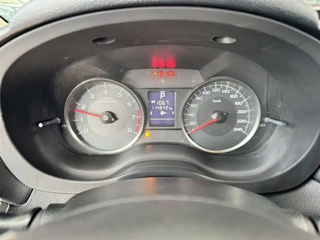Subaru XV 2015 2.0i Elite Edition фото 9