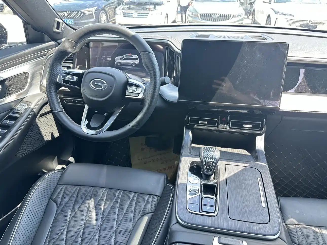 صورة 16 - GAC Trumpchi GS8