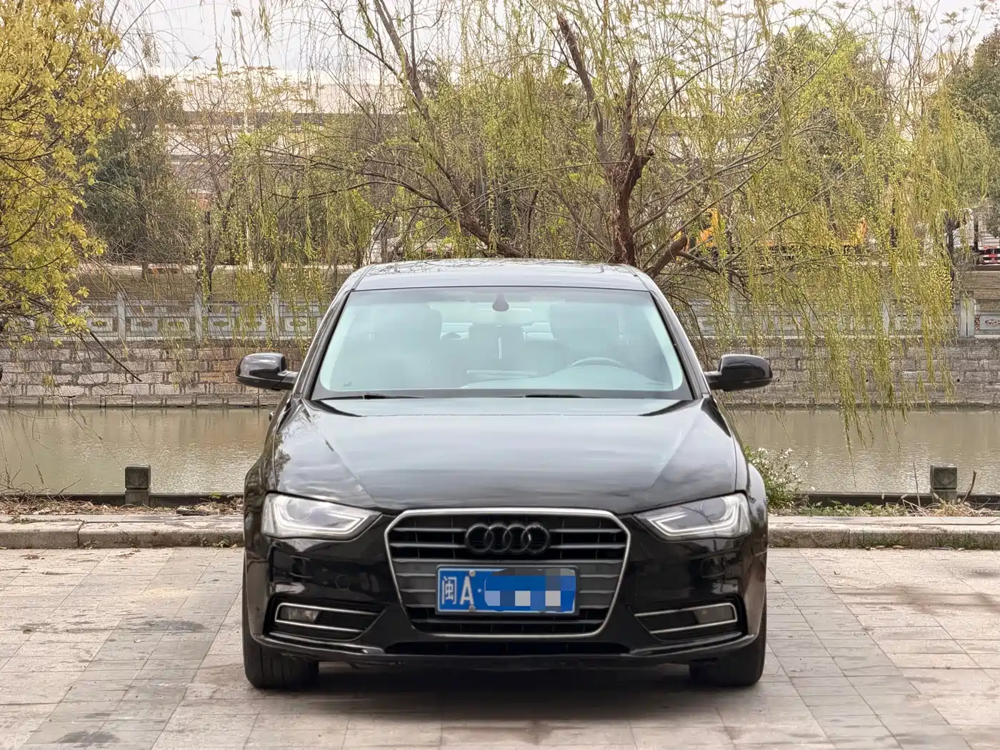 Audi A4L 2013 35 TFSI Automatic Standard фото 2