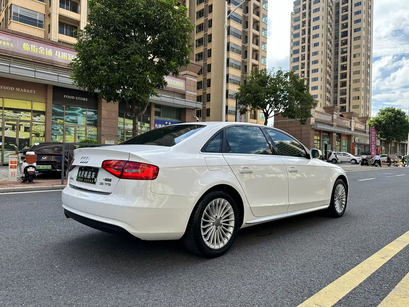 Audi A4L 2016 35 TFSI Automatic Comfort фото 8
